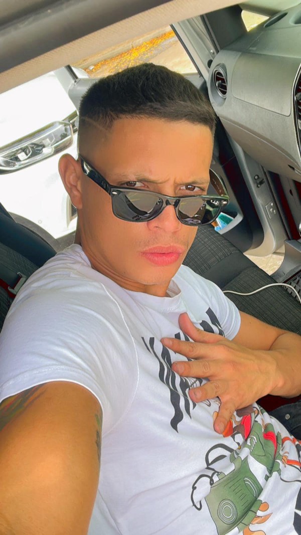 HERMOSO MODELO COLOMBIANO RECIÉN LLEGADO A TU PAÍS