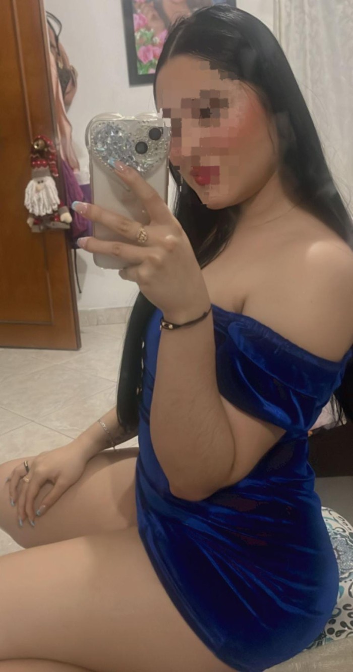 SEXY CARIÑOSA, COMPLACIENTE JOVENCITA