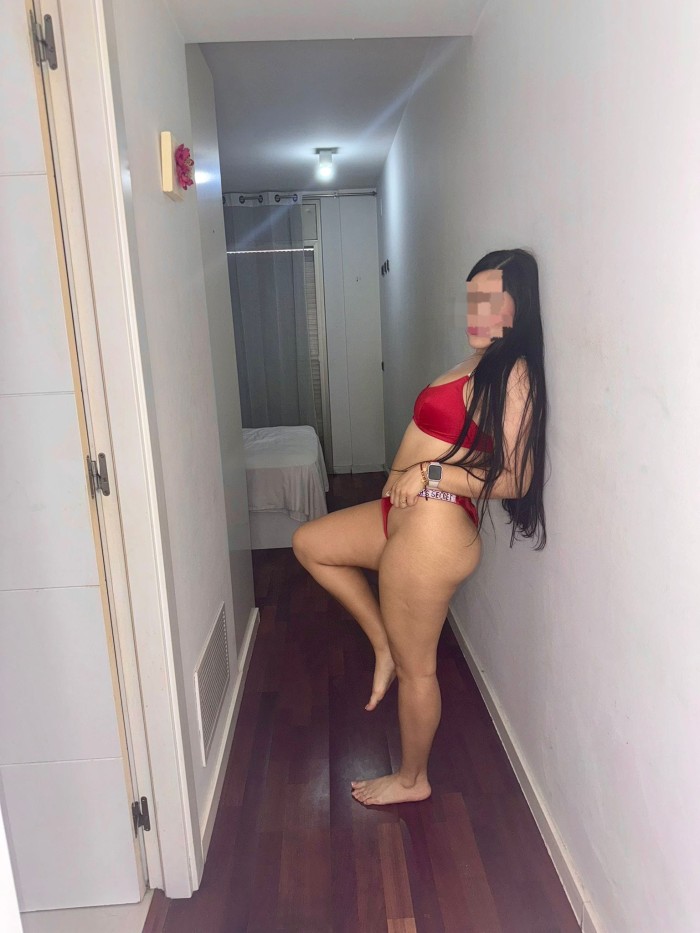 SEXY CARIÑOSA, COMPLACIENTE JOVENCITA