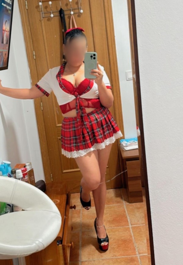 EXQUISITA EN AYAMONTE 24 HORAS CON PISO PRIVADO