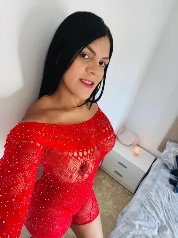 ARDIENTE JOVENCITA LATINA EN AGUADULCE 24 HORAS