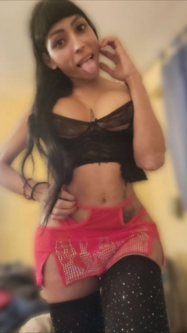 DANIELA BELLA ARDIENTE CHICA TRANS MASAJISTA TRANSA