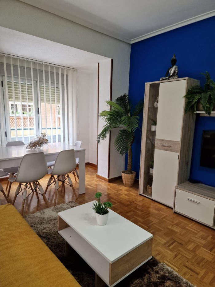 Exclusivas Habitaciones en LOGROÑO SOLO CHICAS