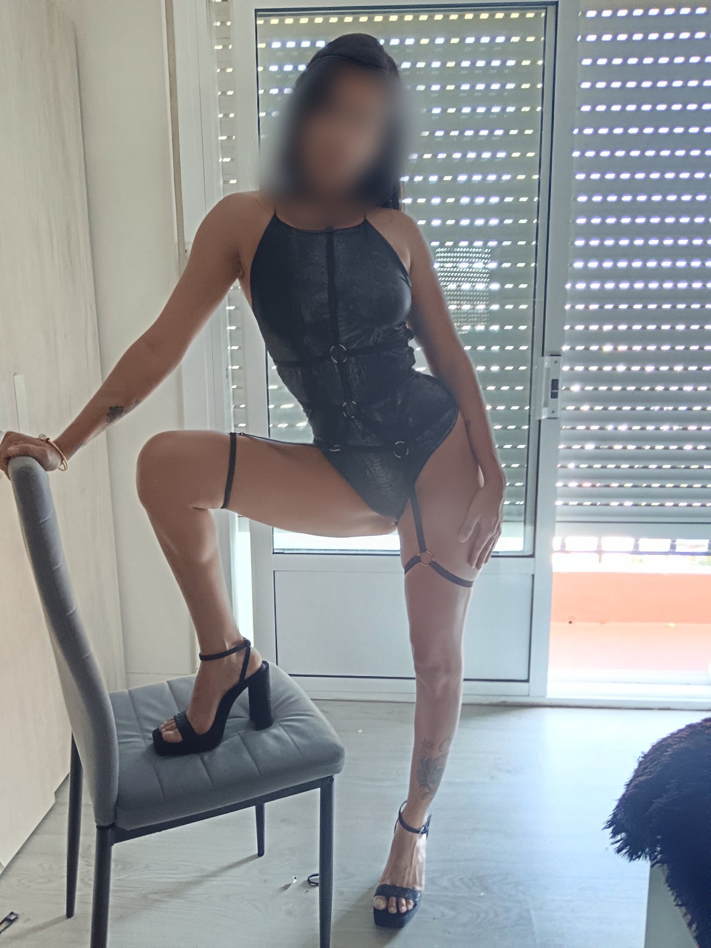 Alejandra Divina flaca complaciente cariñosa en porriño 24 horas