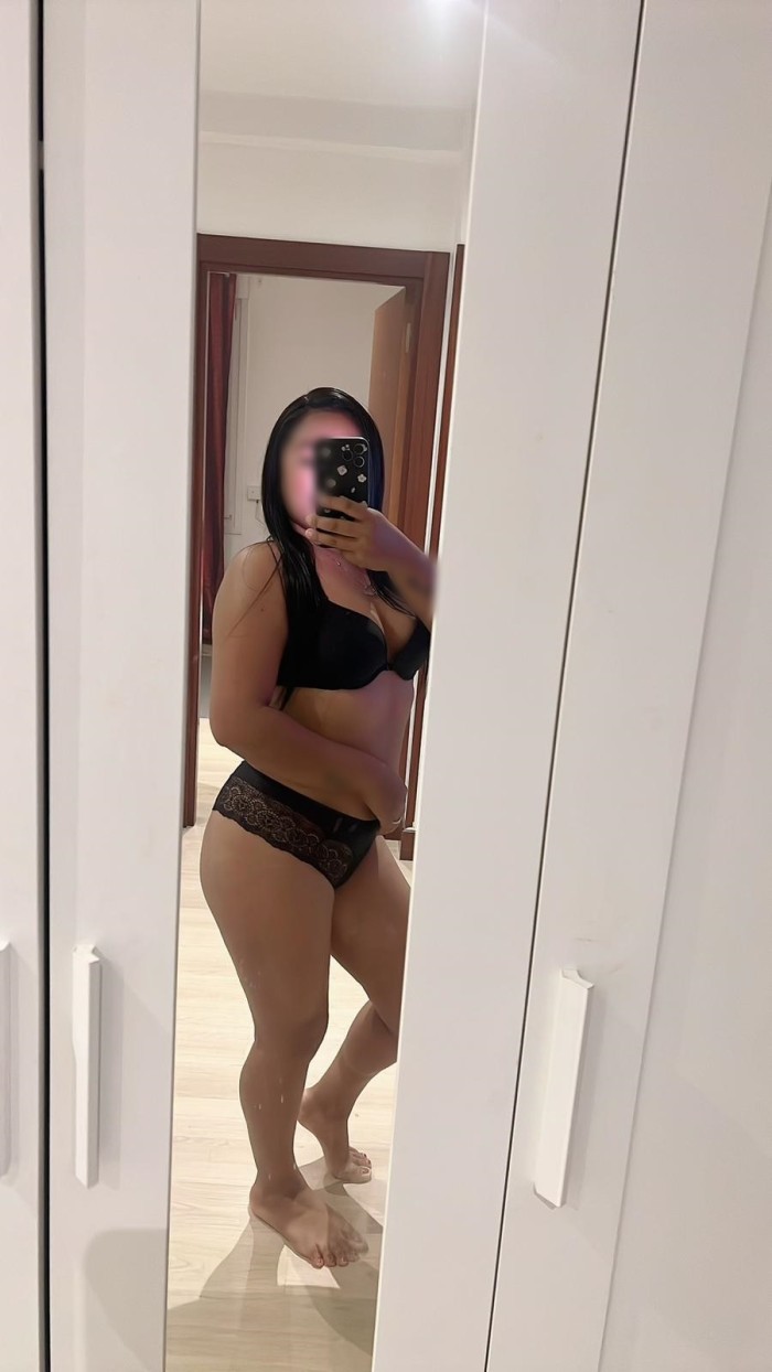 SOY CAROL TU SEXY LATINA FETICHERA Y COMPLACIENTE