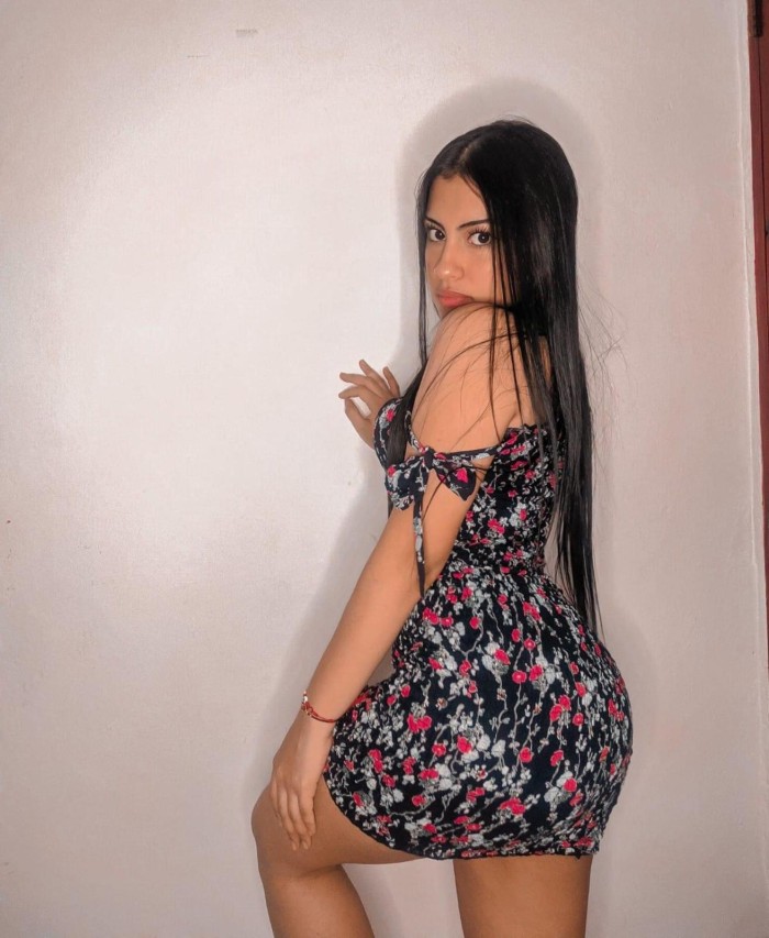 JOVENCITA  BESUCONA  Y SEDUCTORA