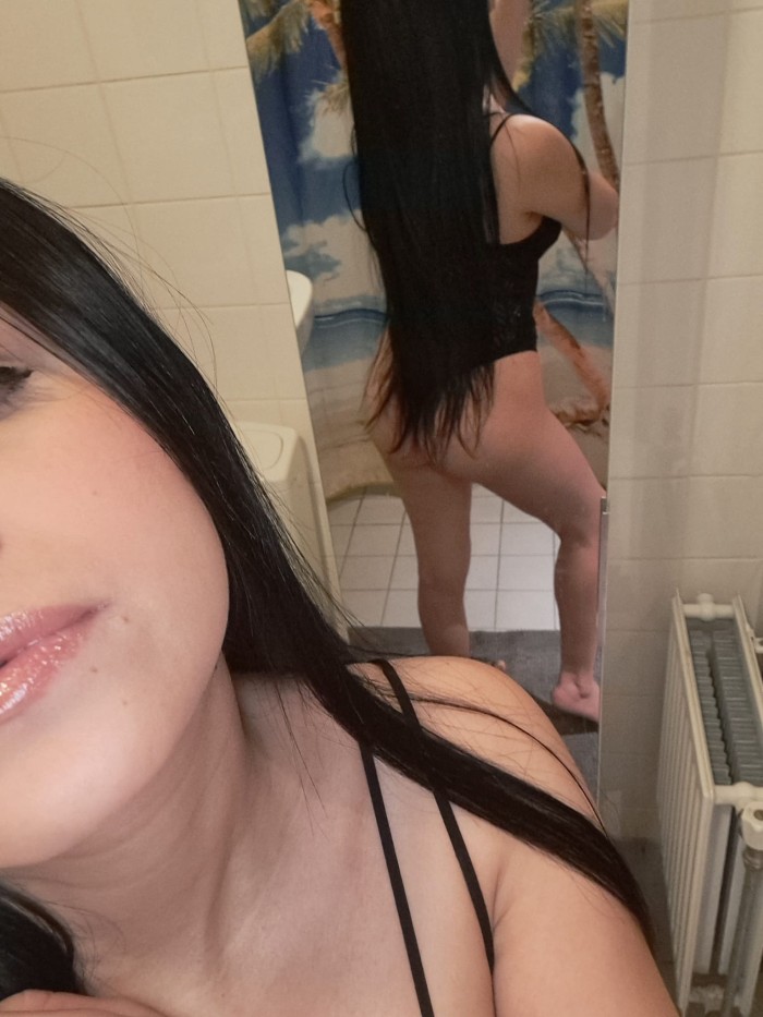 TETAS Y UN CULO JUGOSO Y GRANDE PAOLA