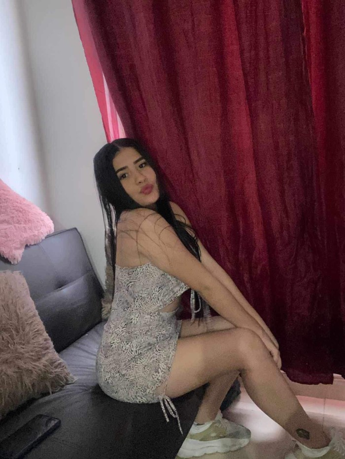 TRATO DE NOVIOS MUY CARIÑOSA Y AMABLE