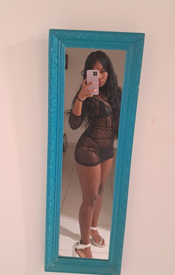 MULATA CALIENTE DE 25 AÑOS