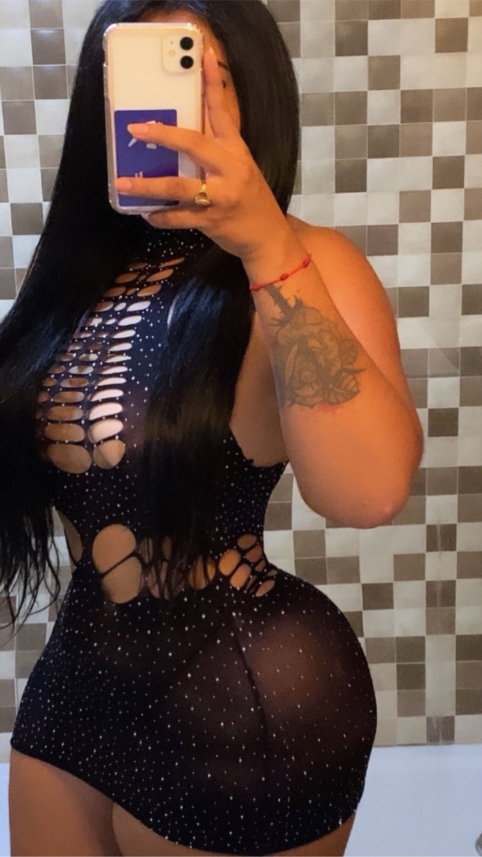 Sofia una morena cautivadora en Gandia fiestera