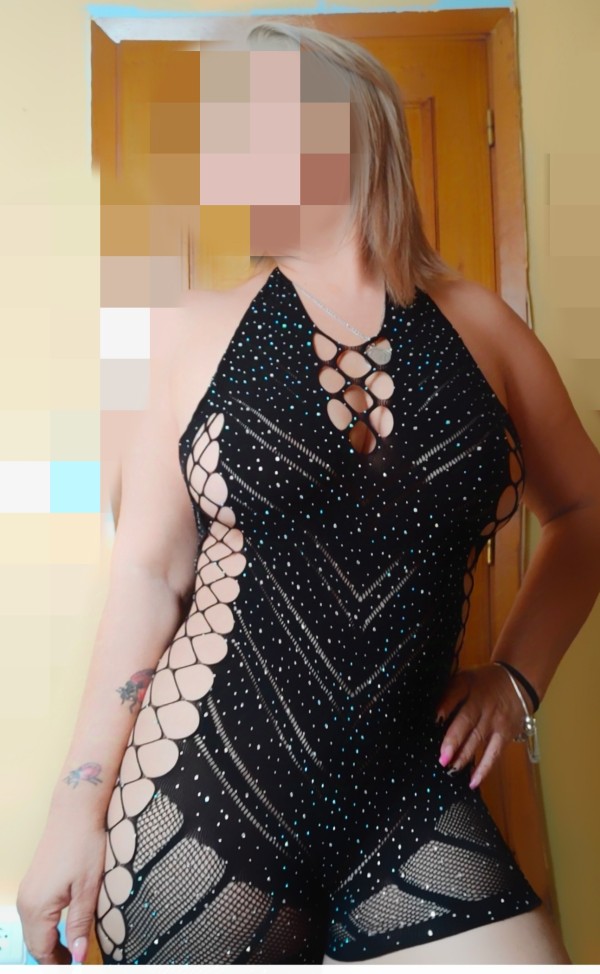 Madurita rubia con curvas preciosas clara sexy