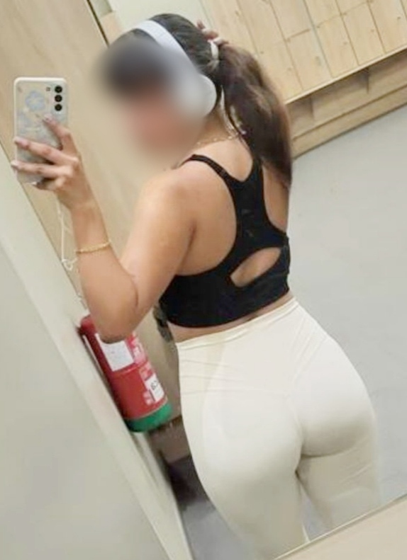 Ana universitaria amateur, masajista