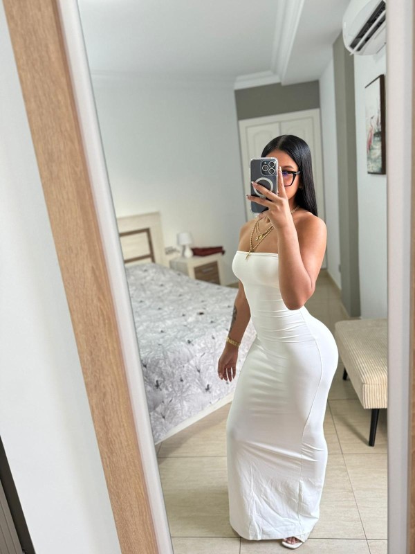 HERMOSA ESCORT JOVENCITA RECIEN LLEGADA A RUBÍ