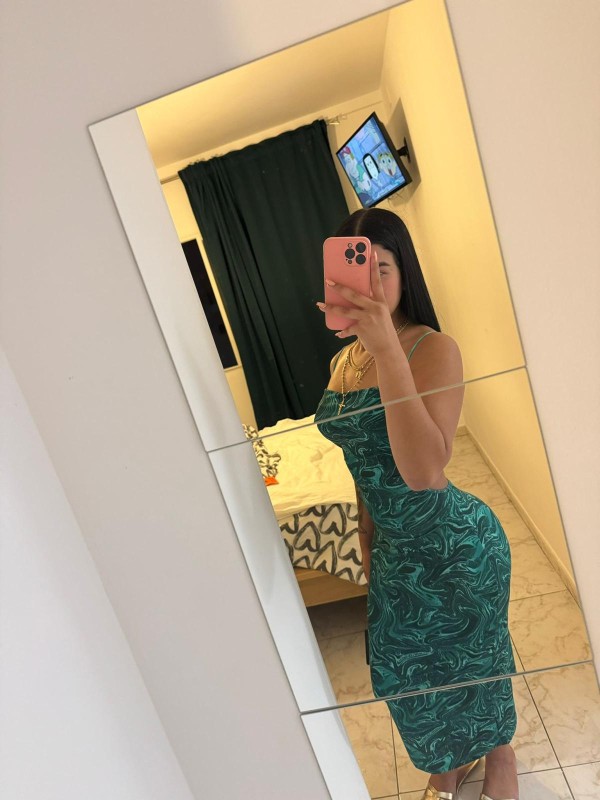 HERMOSA ESCORT JOVENCITA RECIEN LLEGADA A RUBÍ