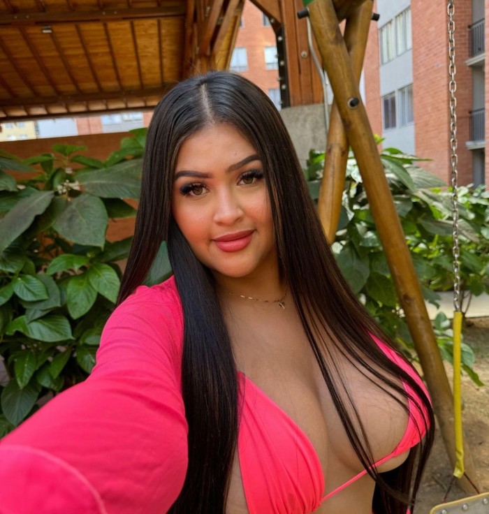 APASIONADA Y SEXY CURVY PARA INTENSA FIESTA