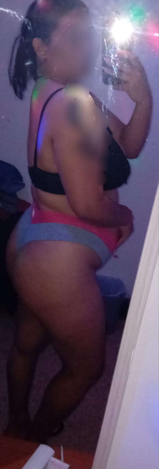 Morenita 26  años juguetona simpática