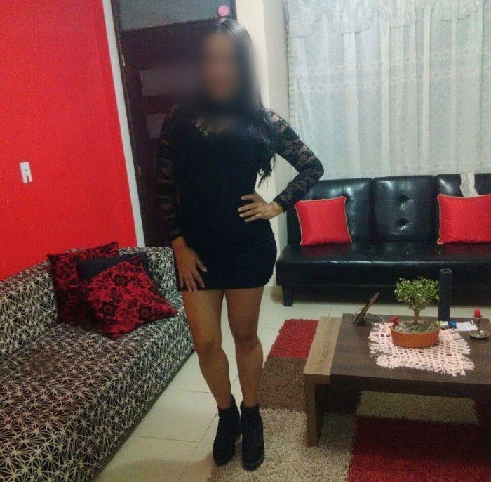 FIESTERA A TOPE, TRATO DE NOVIOS SOLO SALIDAS