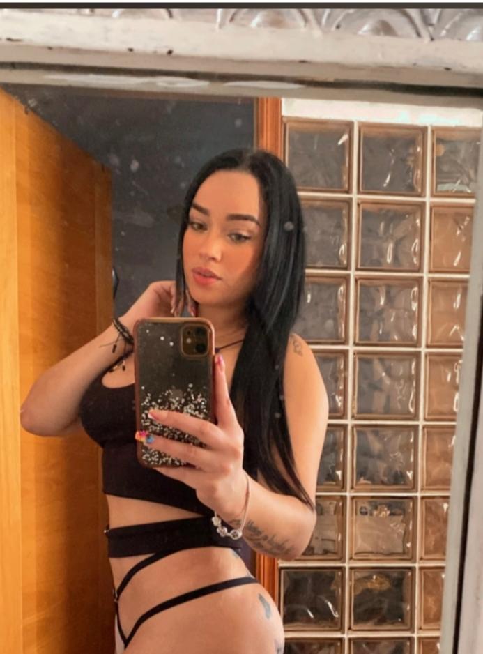 SENSUAL ARDIENTE COLOMBIANA CON UN XOXO EXQUISITO