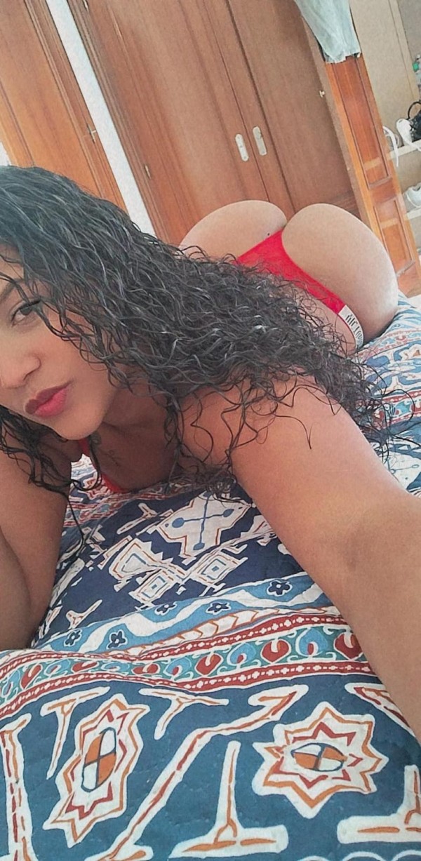 CHARLOTTE MAMASITA RICA JOVENCITA 23 AÑOS BOMBÓN NATURAL