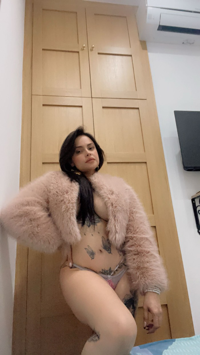 Kaily hermosa latina