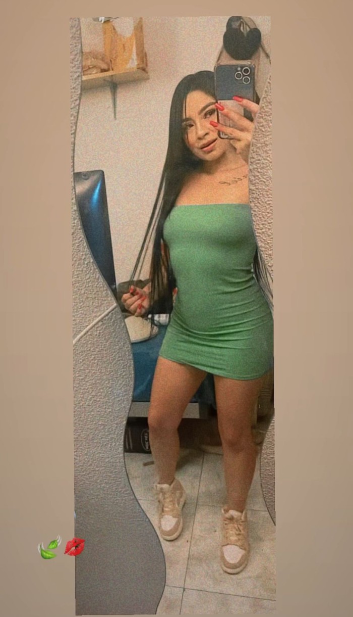 JOVENCITA DELICIOSA (VIA JULIA)