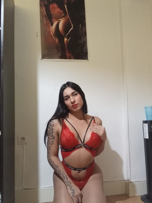 EXÓTICA Y EXTROVERTIDA TRANS COLOMBIANA