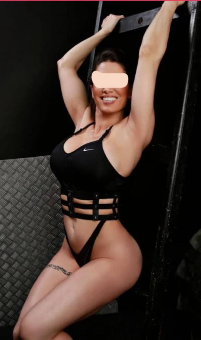 MORENAZA ATRACTIVA SENSUAL 1ER DIA AVILES