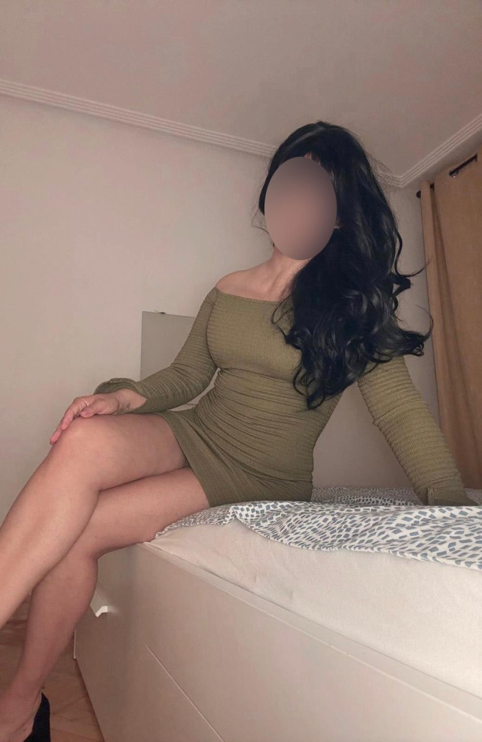 Chica super SEXY Buscando Hombres Generosos