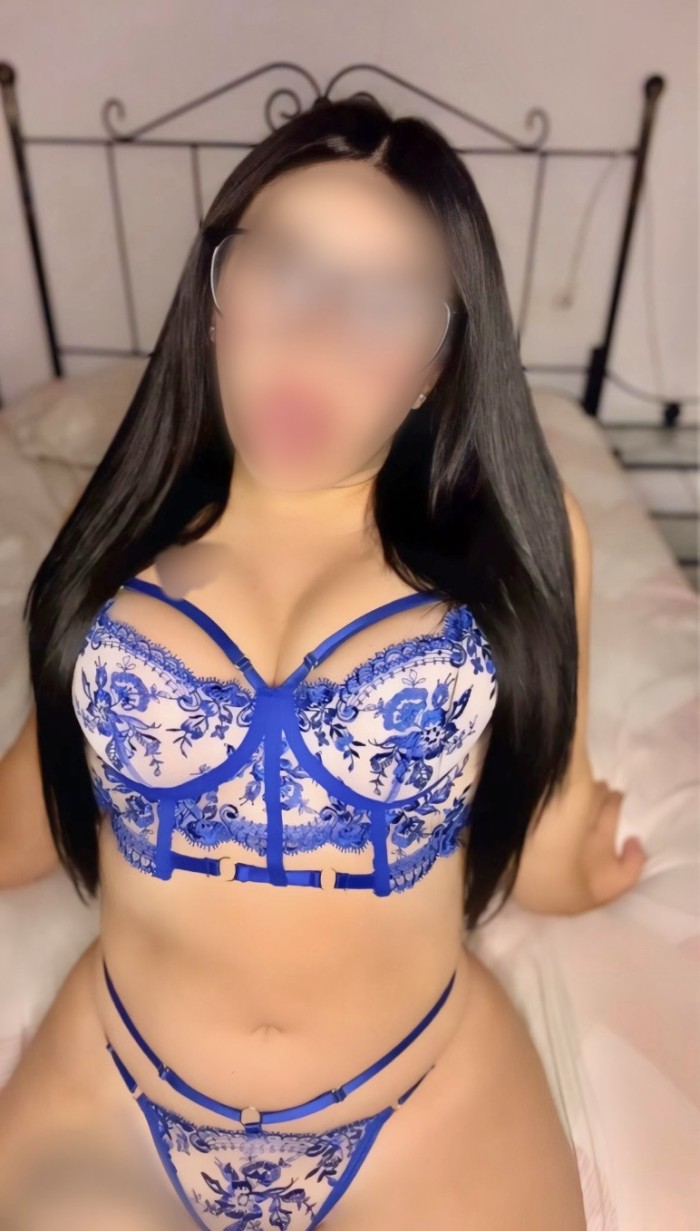 LUNA JOVENCITA SENSUAL LATINAS