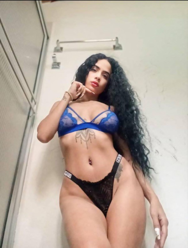 Hola cariño chica cachonda fiestera disponible