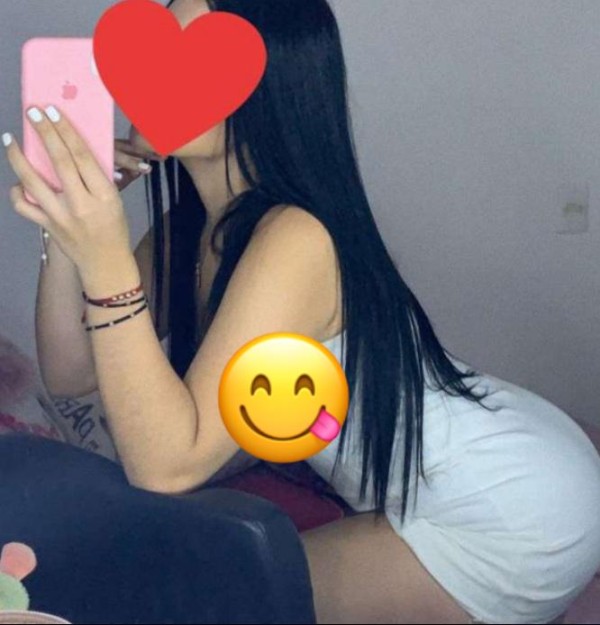 Morena bella maja juguetona un bombazo por tu zons