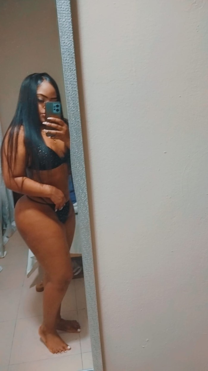 LATINA SENSUAL ADICTA AL PLACER