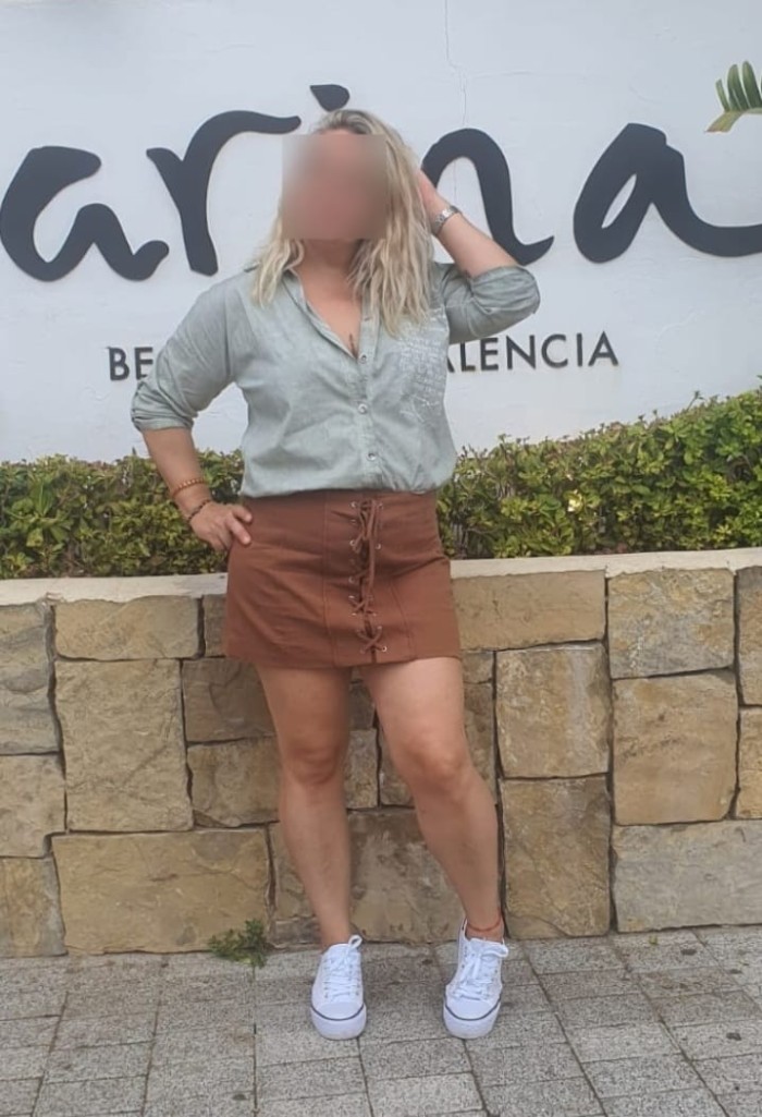 Rubia guapa independiente muy caliente