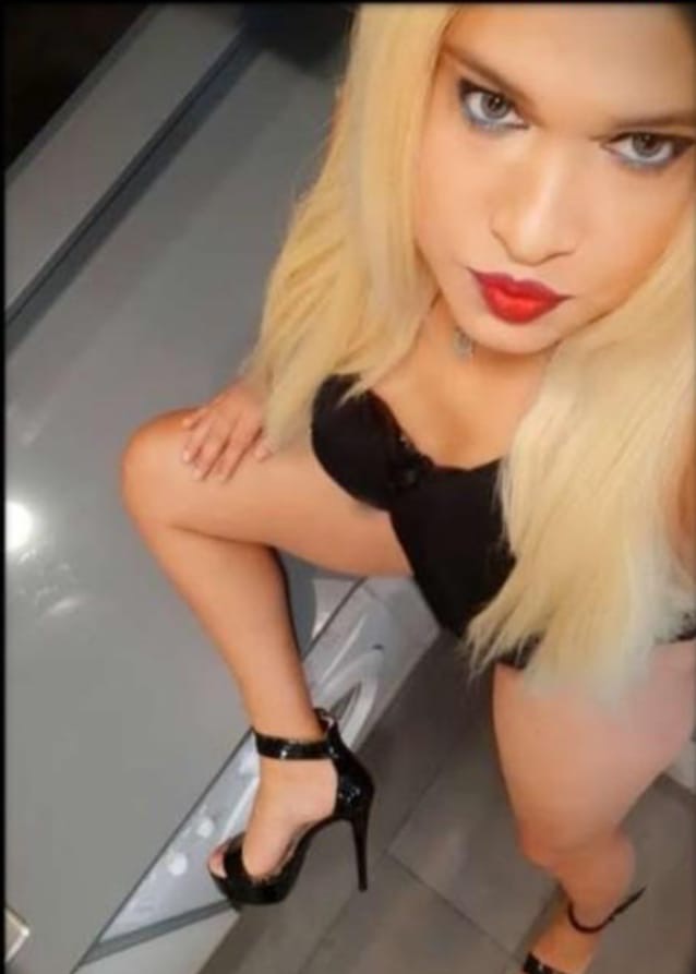 Hermosa rubia trans