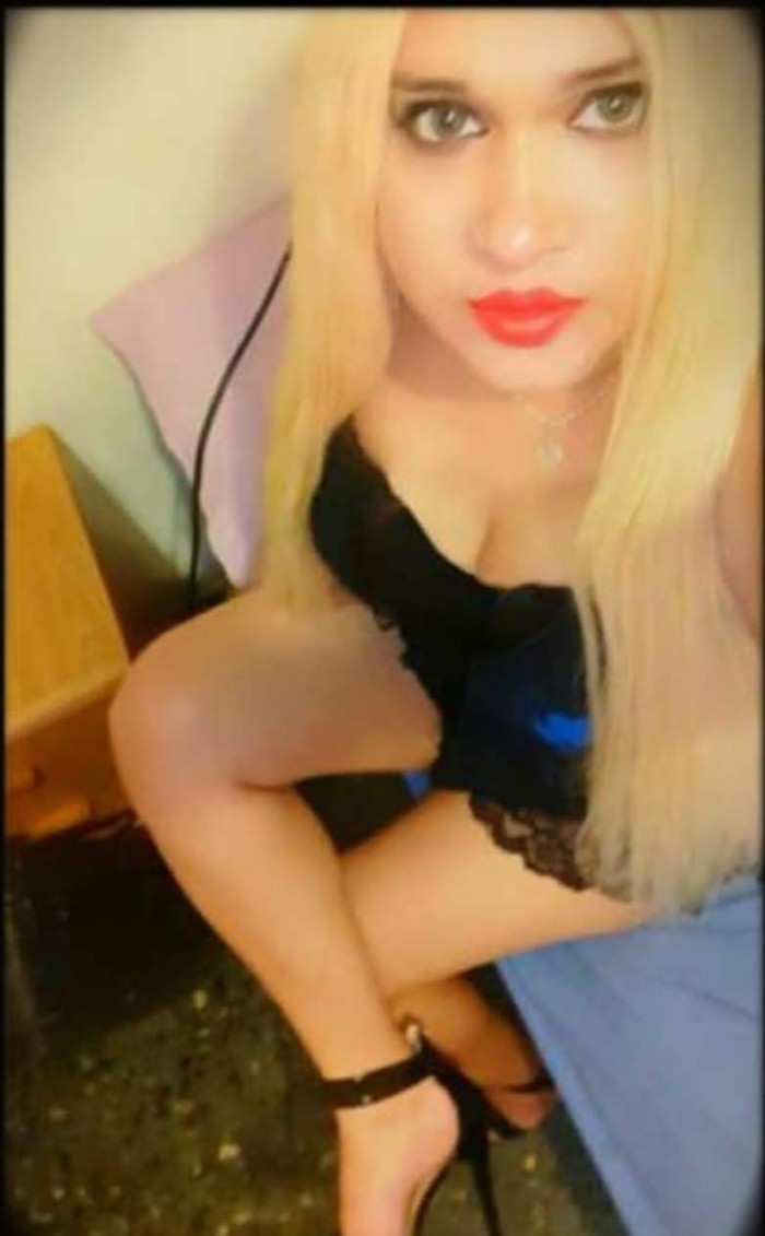 Hermosa rubia trans