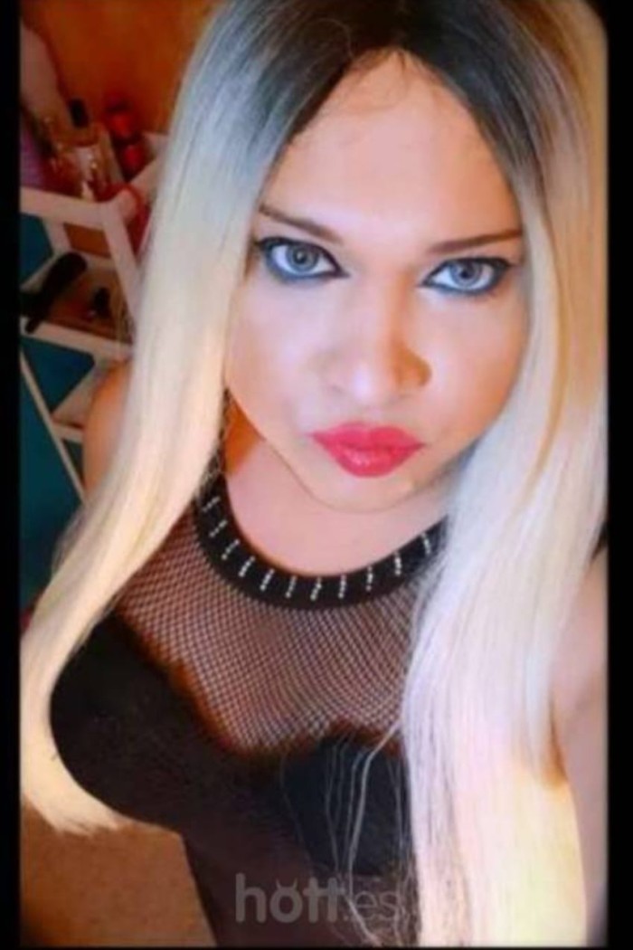 Hermosa rubia trans