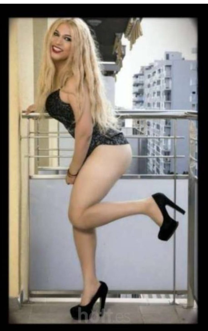 Hermosa rubia trans