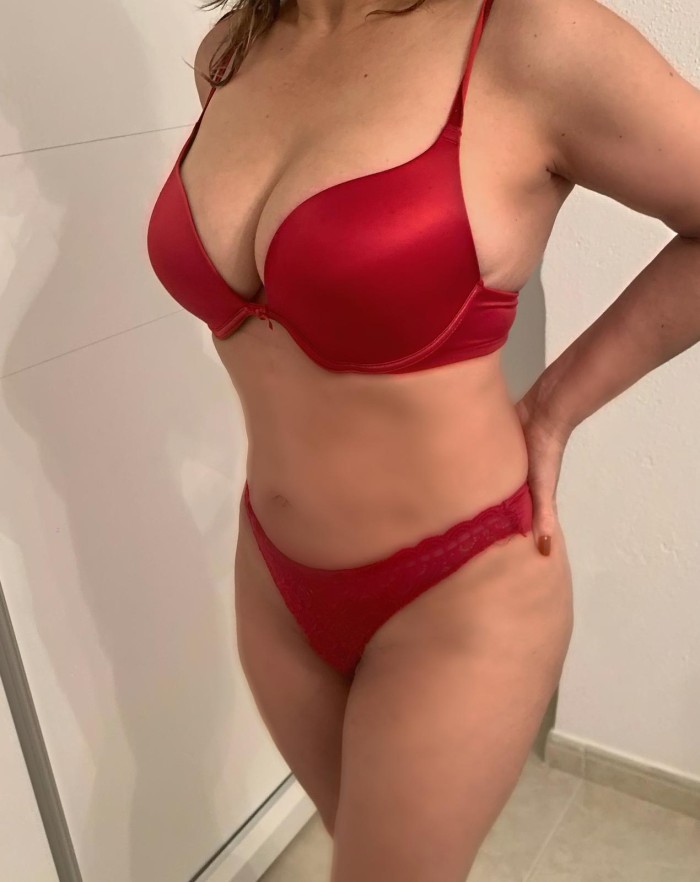 MERLINDA 603326991, MUJER ATRACTIVA Y ELEGANTE