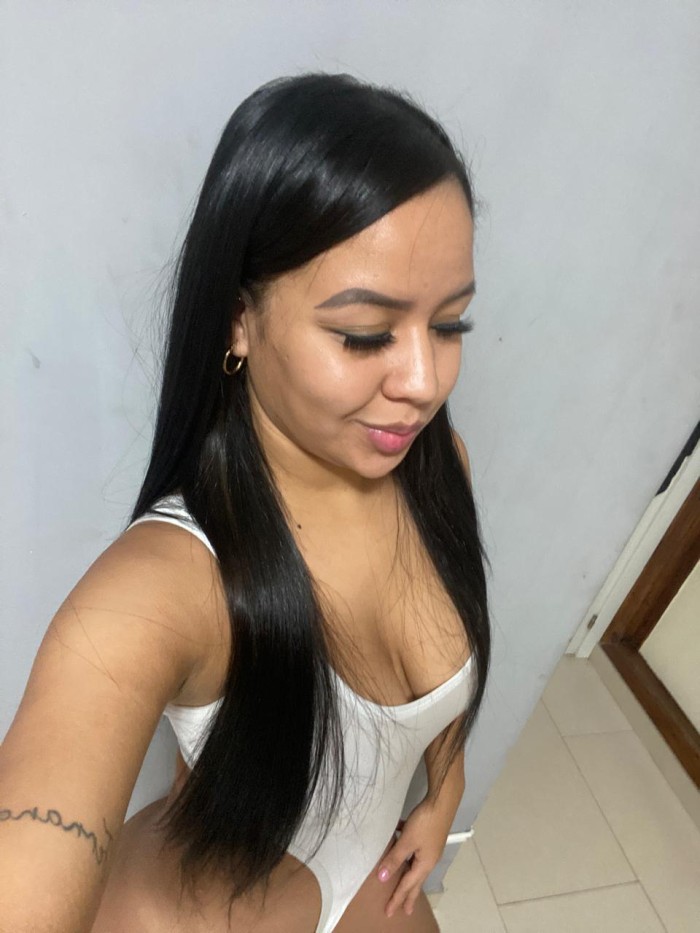 HERMOSA CHICA LATINA EN AGUADULCE VEN A VERME