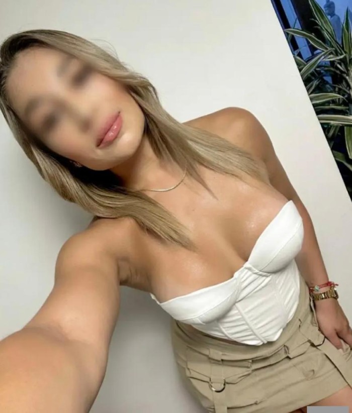 CHICA SEXI CON FIGURA DELICIOSA EN PLASENCIA