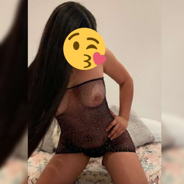 Morena  delgada  , cariñosa desde 20€