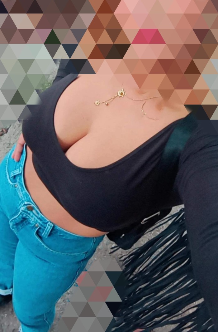 Ven que te espero sin panti ! Guapa latina al Sur