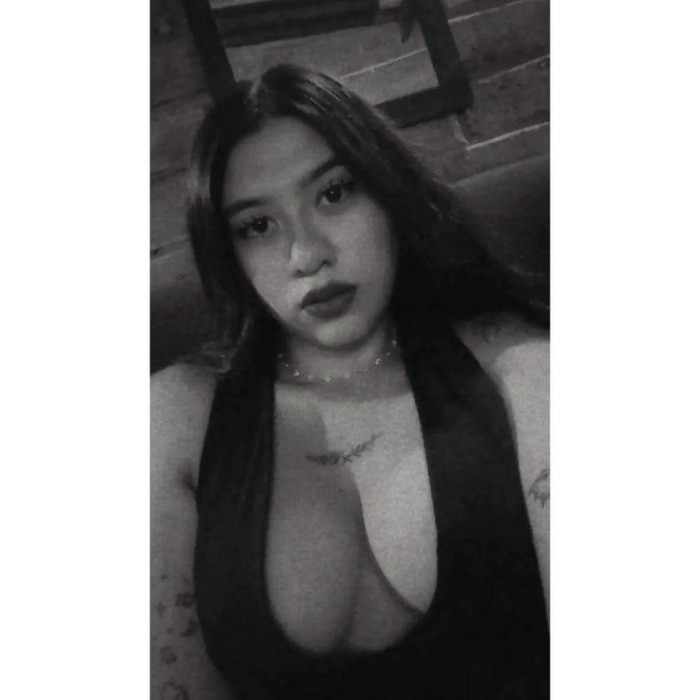 Colombianita caliente juguetona y divertida