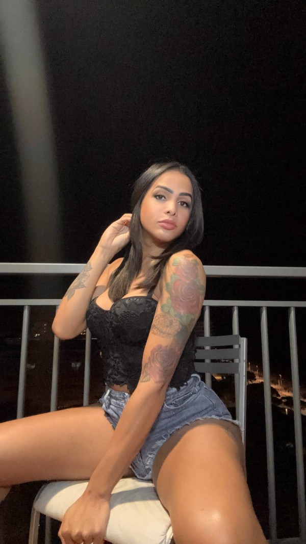 Morena brasileña guapísima