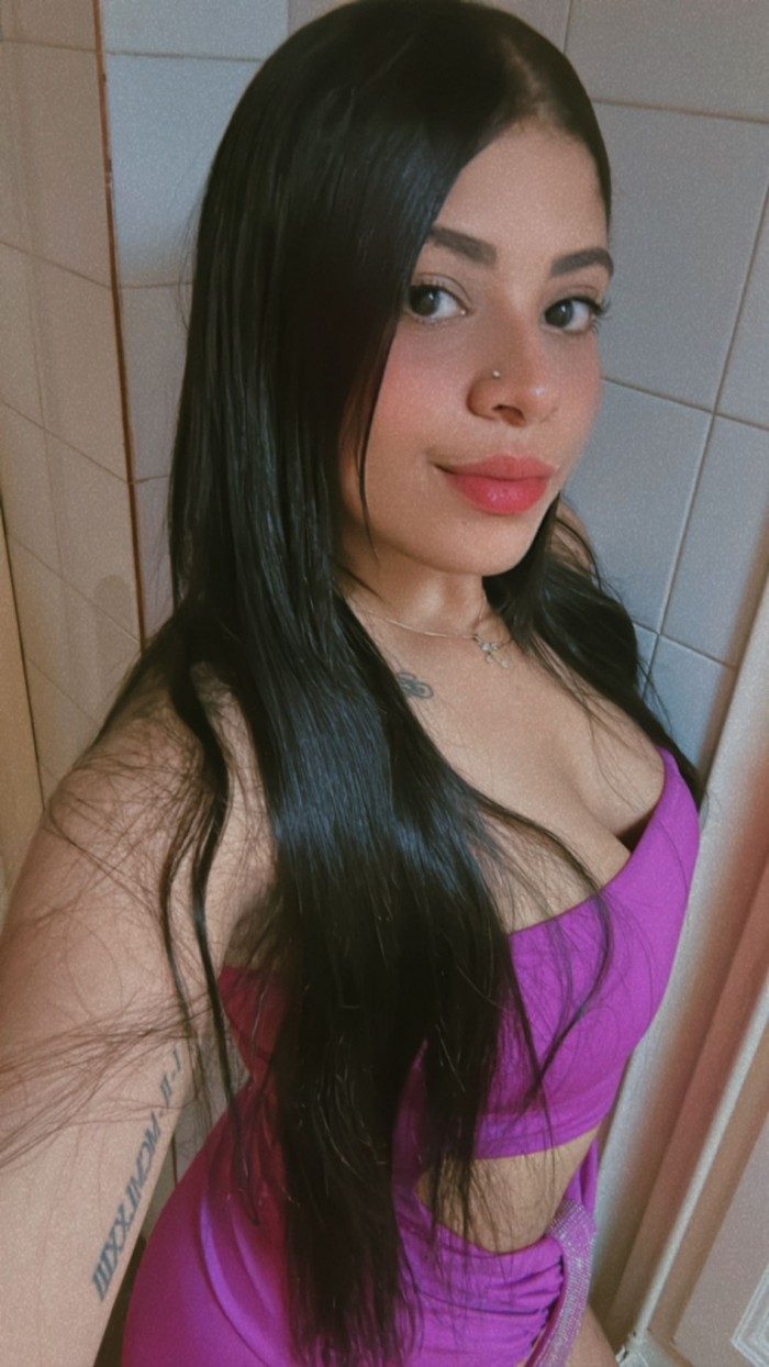 MORENA LATINA  QUIERO FIESTA Y LOJURIA 24H