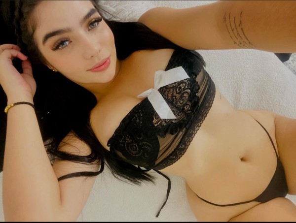 Colombiana juguetona y muy fiestera