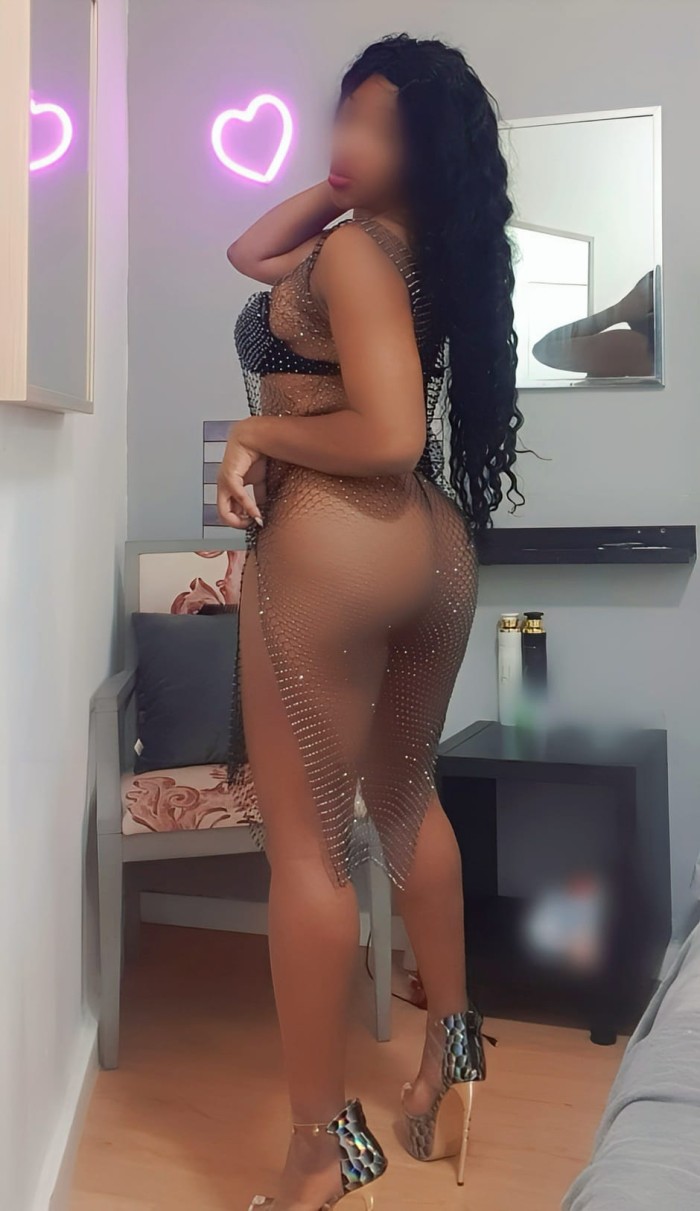 Anny colombiana masajista