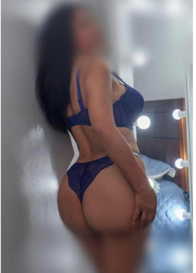 NOVEDAD MORENA MADURITA, CON BUEN CUERPO