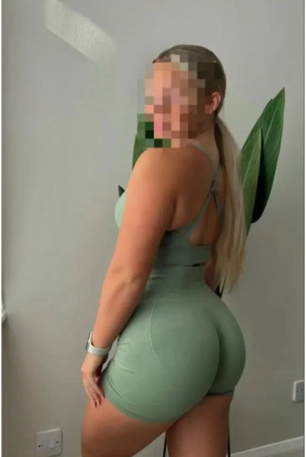 Fernanda..tu rubia con buenas curvas….