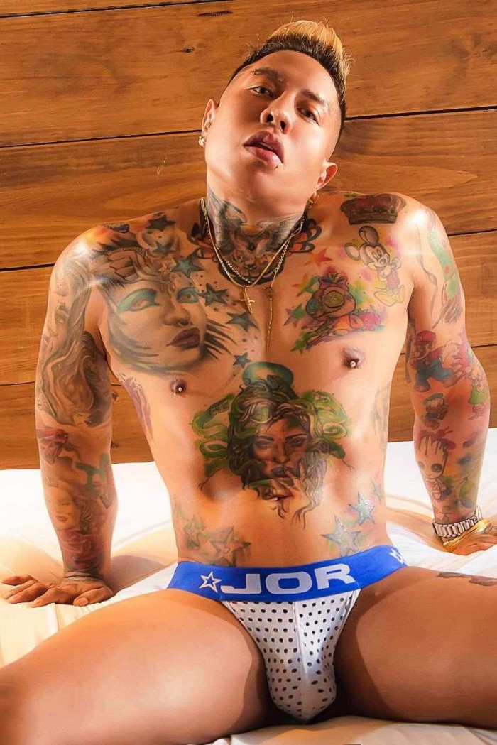 MOROCHO VARONIL LATINO SUPER DOTADO RICO TATUADO